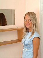 Nasty blondie Daria makes her natural hairy extra moist by touching herself all over live